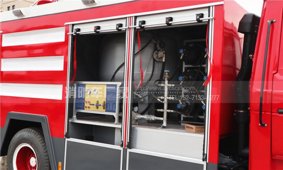 東風(fēng)153三劑聯(lián)用消防車 東風(fēng)153三劑聯(lián)用消防車