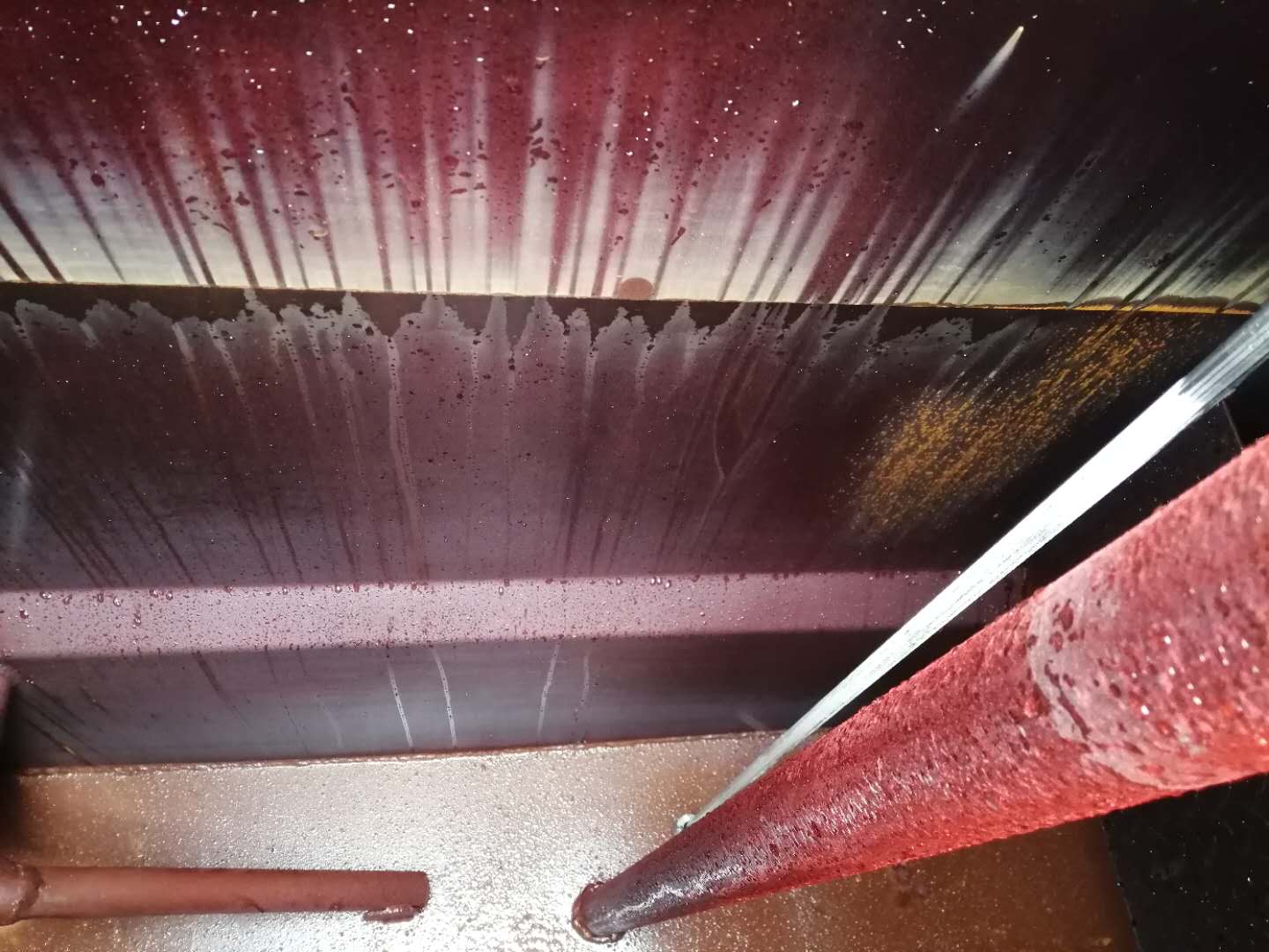 生銹的消防車(chē)罐體 生銹的消防車(chē)罐體