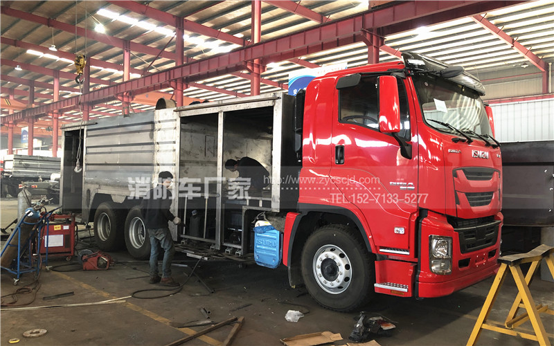 五十鈴泡沫干粉聯用消防車生產現場 五十鈴泡沫干粉聯用消防車生產現場